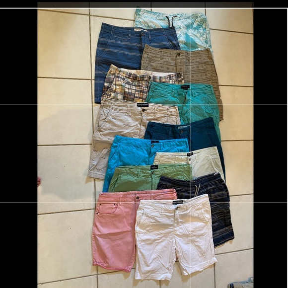 American Eagle Shorts🦅 BUNDLE 🔥 - Picture 1 of 3